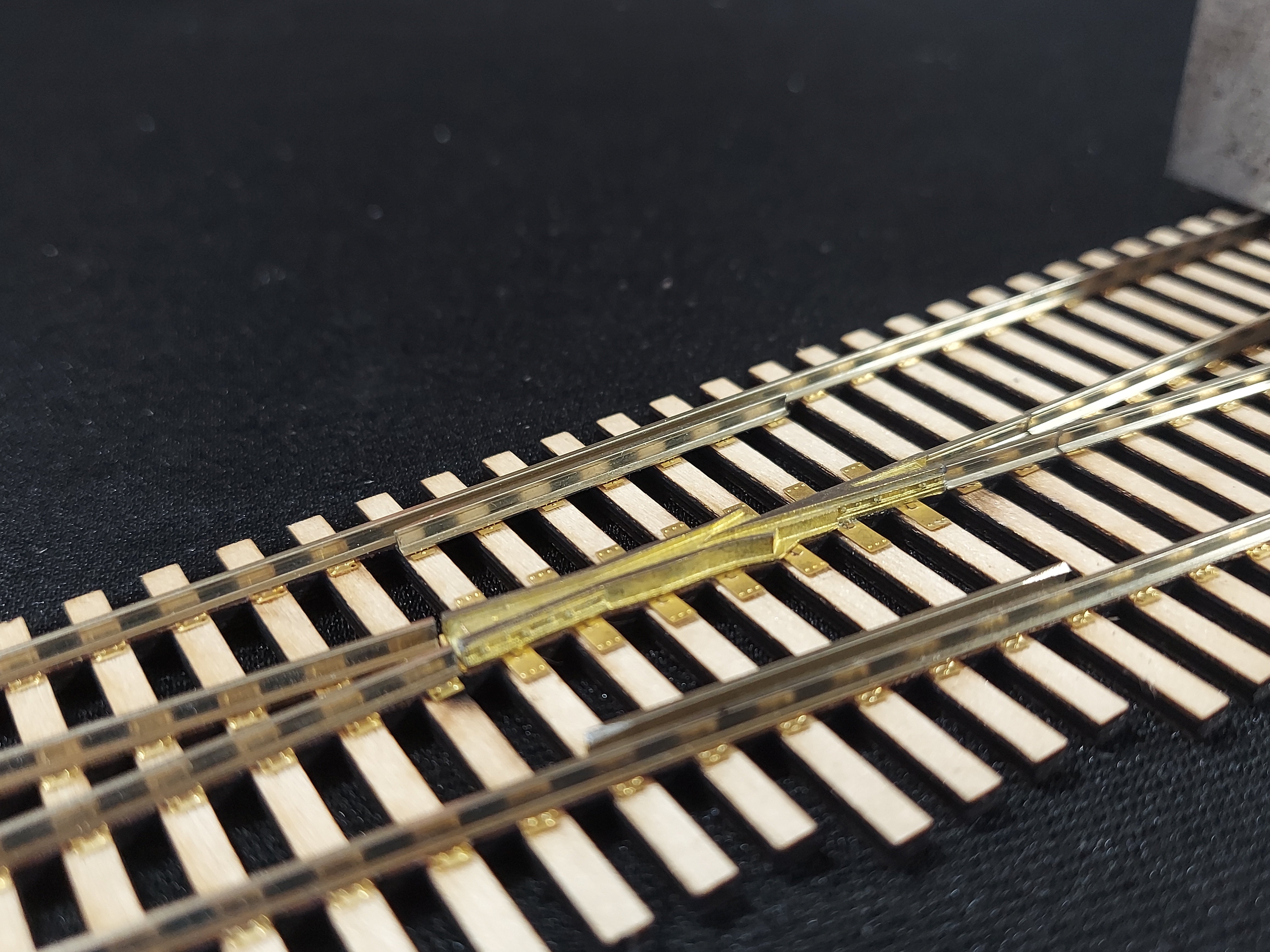 HO #8 Solid Manganese Steel Frog – Oak Hill Model Railroad Track